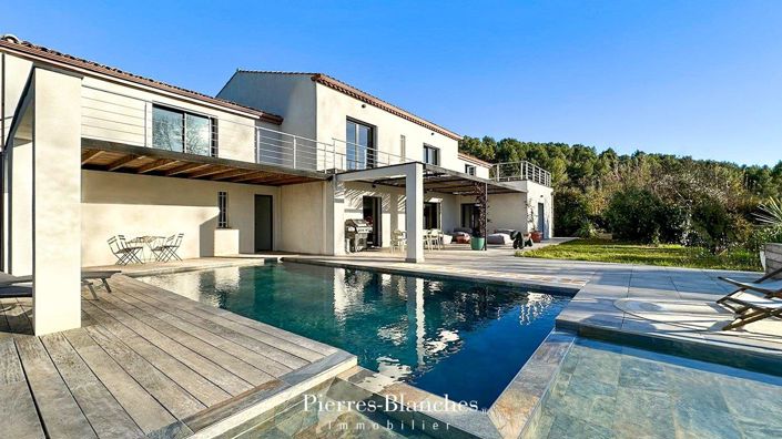 Image No.10-6 Bed House for sale