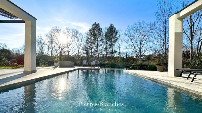 Image No.11-6 Bed House for sale