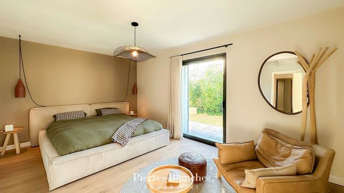 Image No.7-6 Bed House for sale