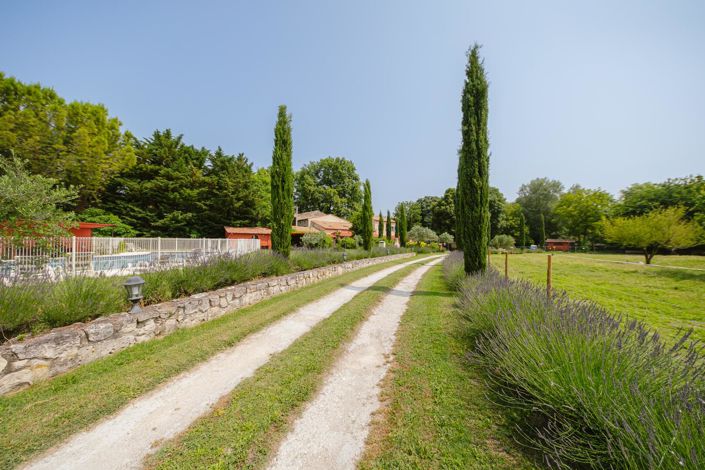 Image No.5-9 Bed House for sale