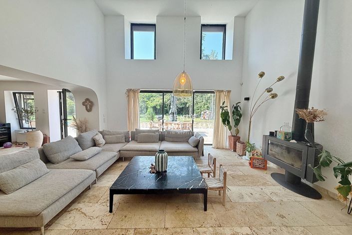 Image No.5-9 Bed House for sale