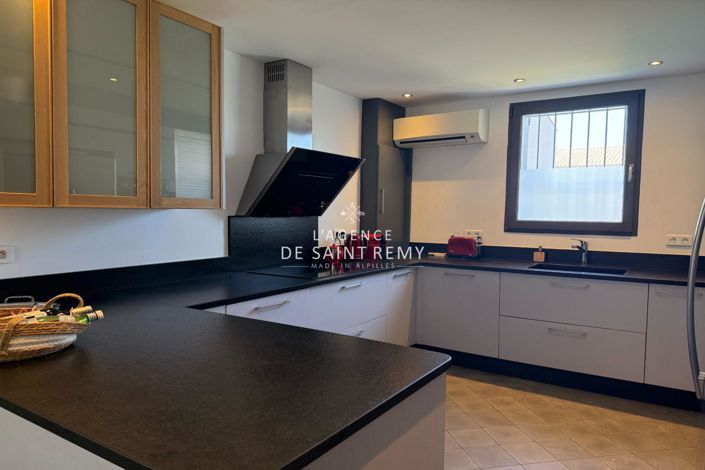 Image No.5-5 Bed House for sale