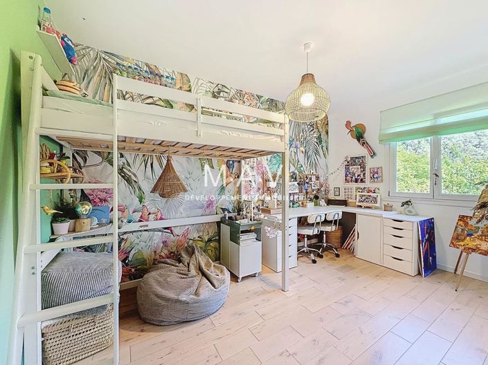 Image No.17-2 Bed House for sale