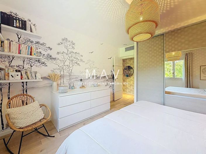 Image No.18-2 Bed House for sale