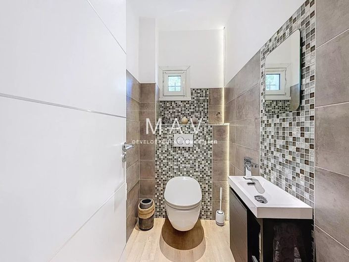 Image No.22-2 Bed House for sale