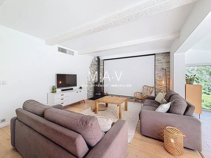 Image No.23-2 Bed House for sale