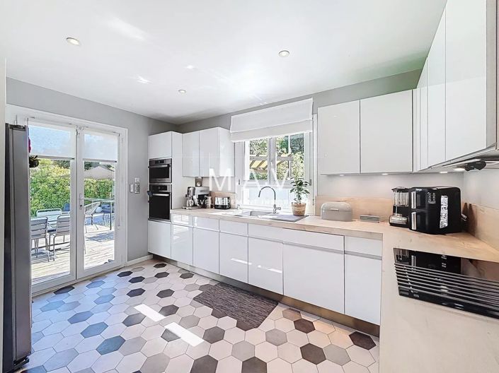 Image No.8-2 Bed House for sale