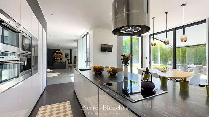 Image No.5-Maison de 5 chambres à vendre à Nîmes