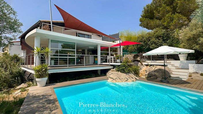 Image No.1-4 Bed House for sale