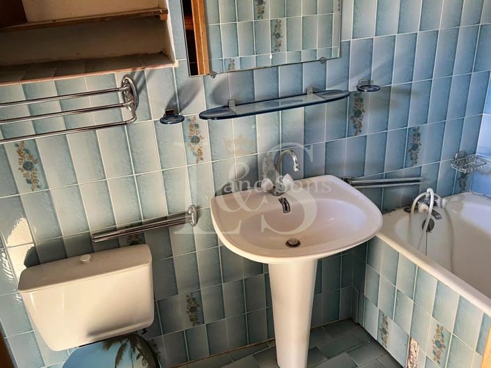 Image No.22-4 Bed House for sale