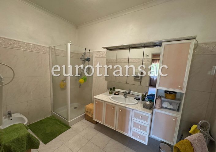 Image No.8-4 Bed House for sale