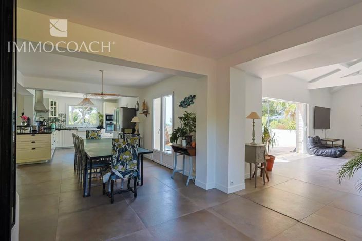 Image No.16-7 Bed House for sale