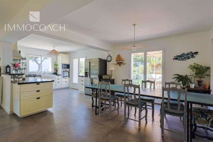 Image No.17-7 Bed House for sale