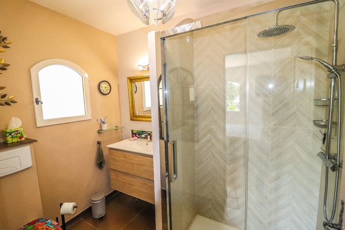 Image No.17-3 Bed House for sale