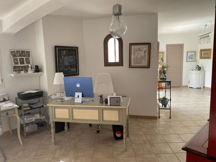 Image No.19-3 Bed House for sale