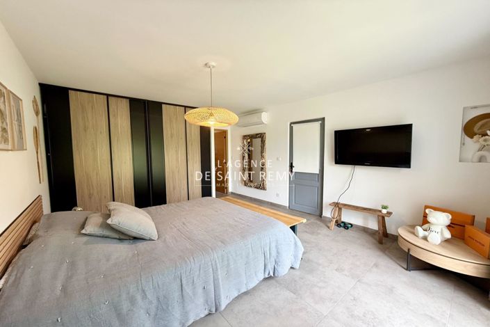 Image No.17-5 Bed House for sale