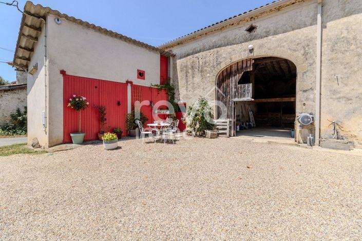 Image No.14-3 Bed House for sale