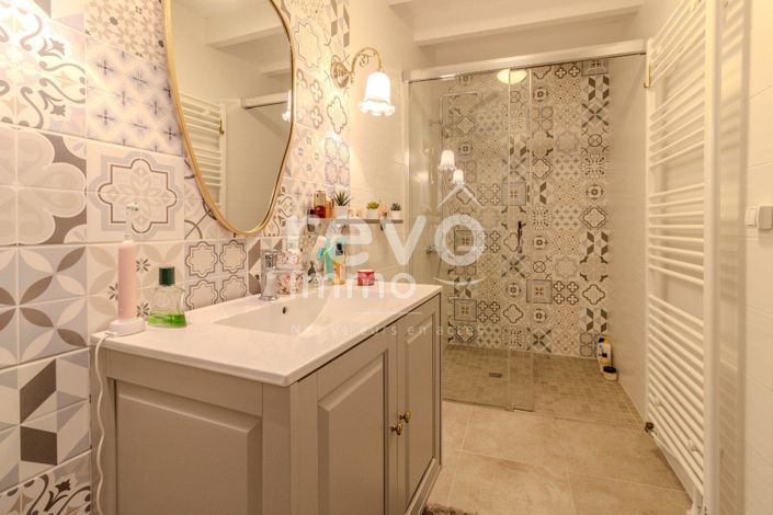 Image No.8-3 Bed House for sale