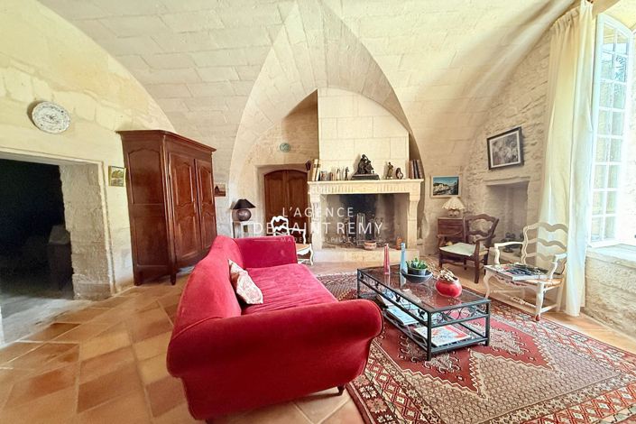 Image No.7-9 Bed House for sale