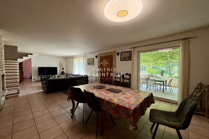 Image No.12-4 Bed House for sale