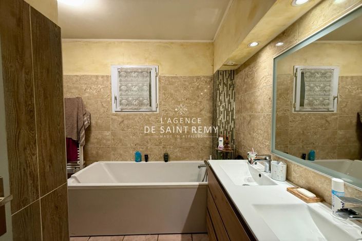 Image No.18-4 Bed House for sale