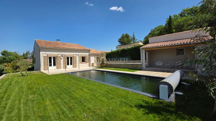 Image No.1-4 Bed House for sale