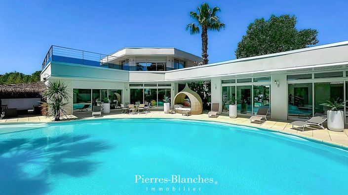 Image No.10-4 Bed House for sale