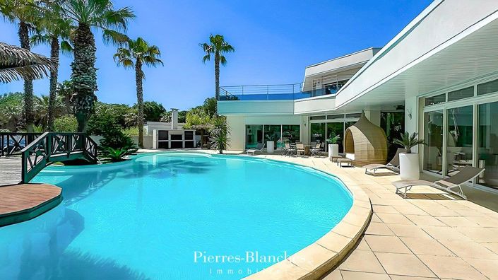 Image No.2-4 Bed House for sale