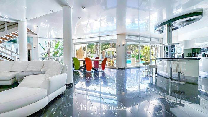 Image No.5-4 Bed House for sale