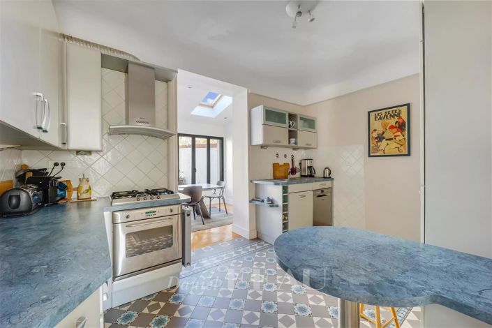 Image No.6-4 Bed House for sale