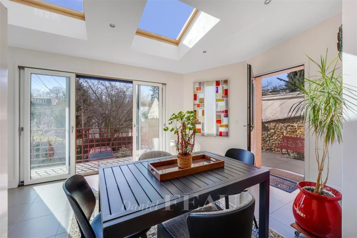 Image No.8-4 Bed House for sale