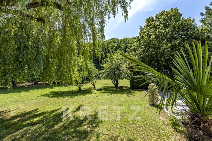 Image No.12-7 Bed Property for sale