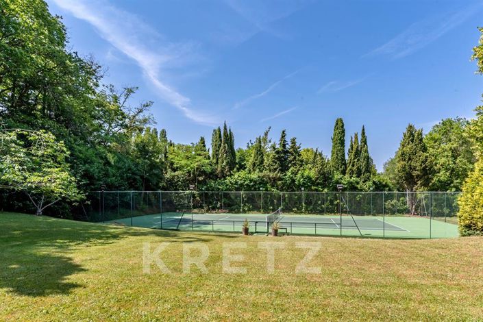 Image No.17-7 Bed Property for sale