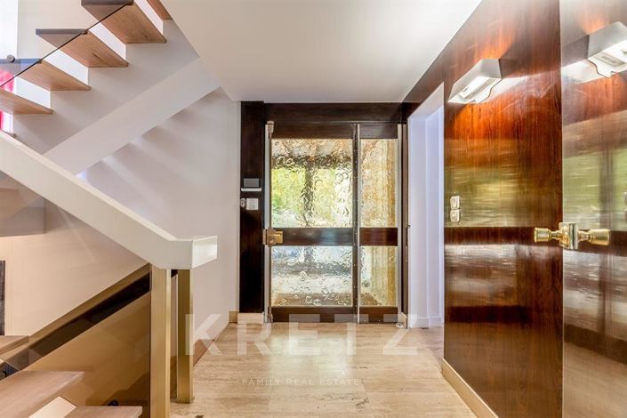 Image No.2-7 Bed Property for sale