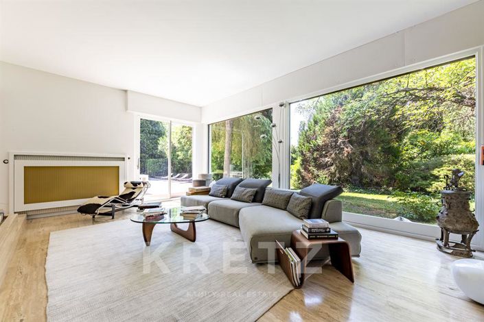 Image No.7-7 Bed Property for sale