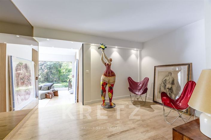 Image No.8-7 Bed Property for sale