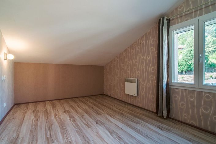 Image No.17-4 Bed House for sale