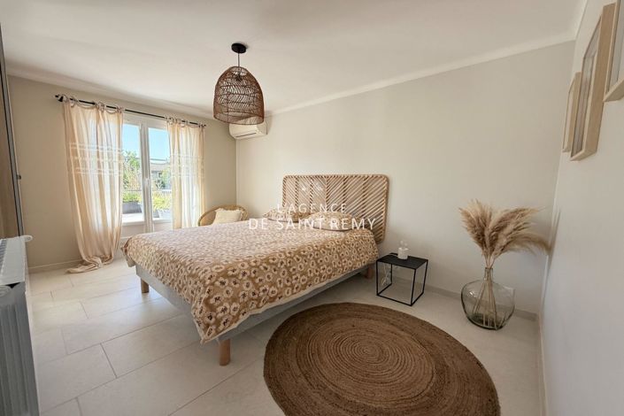 Image No.11-6 Bed House for sale