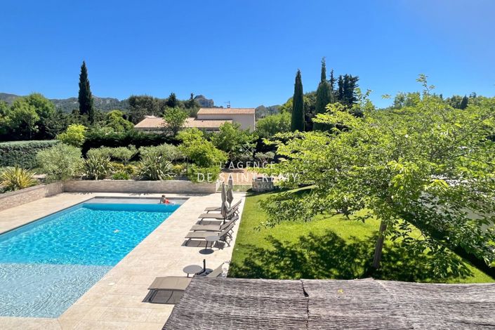 Image No.19-6 Bed House for sale