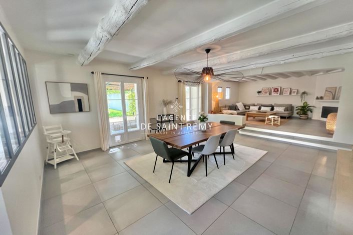 Image No.5-6 Bed House for sale