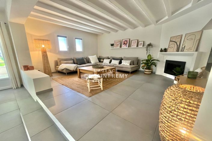 Image No.6-6 Bed House for sale