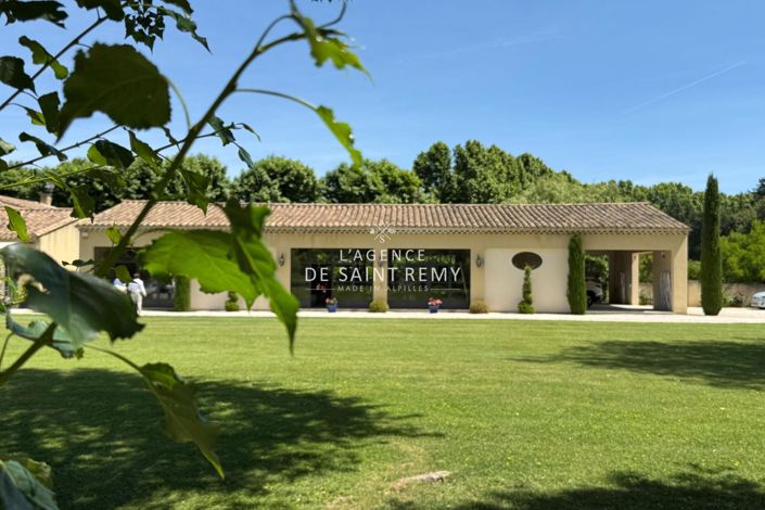 Image No.8-5 Bed House for sale