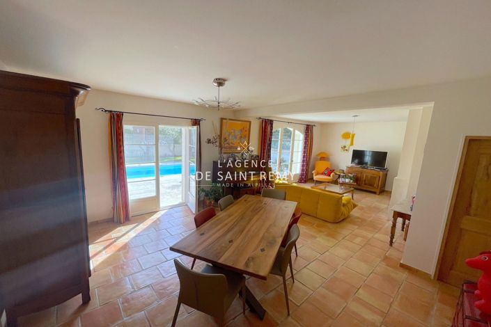 Image No.3-4 Bed House for sale