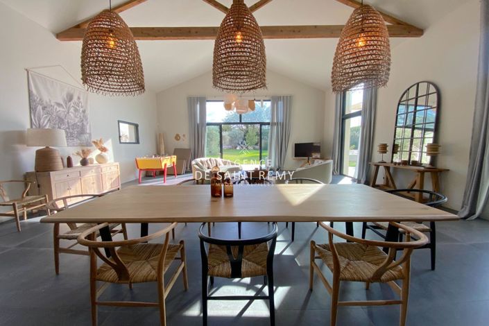 Image No.7-6 Bed House for sale