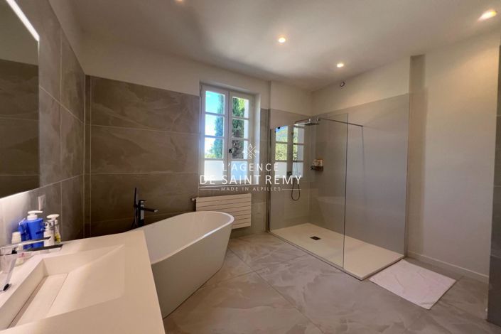 Image No.13-6 Bed House for sale