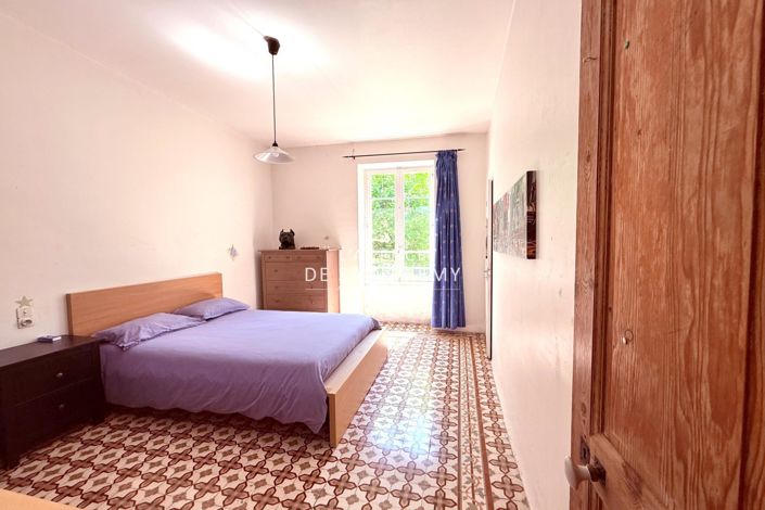 Image No.9-4 Bed House for sale