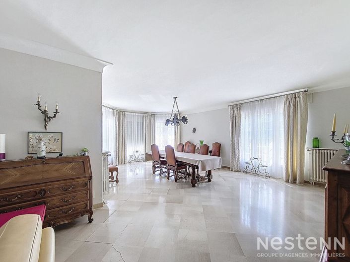 Image No.9-5 Bed House for sale