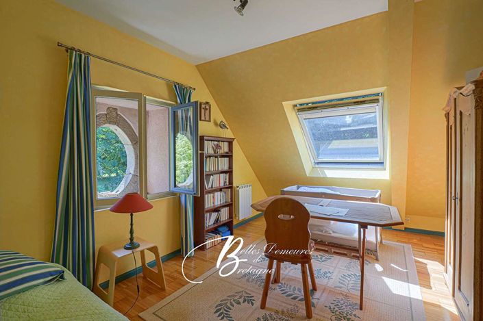 Image No.17-6 Bed House for sale