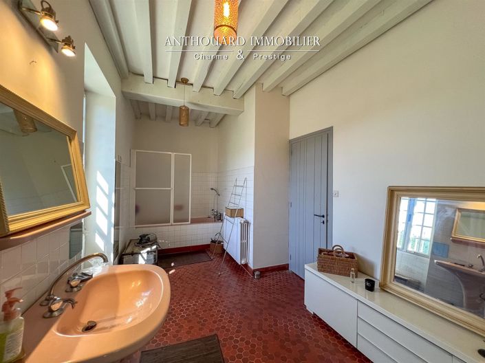 Image No.31-6 Bed House for sale