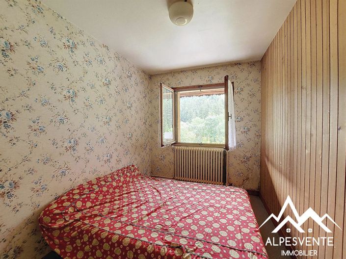 Image No.10-3 Bed House for sale